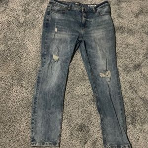 36x30 Street distressed skinny jeans